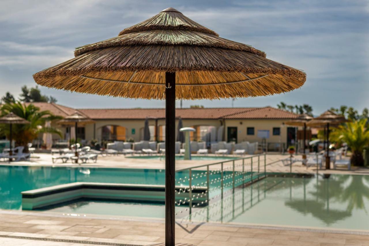 Hotel Il Veliero Follonica Exterior foto